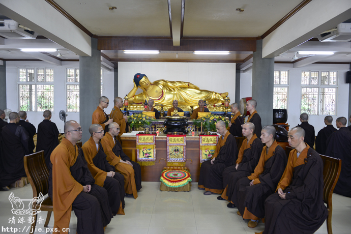 正请三师七尊证