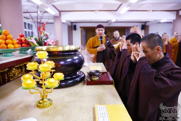 丁酉腊八,十一位净人剃度出家