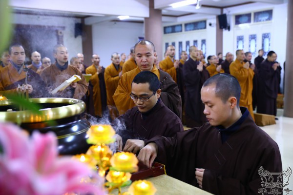 丁酉腊八,十一位净人剃度出家