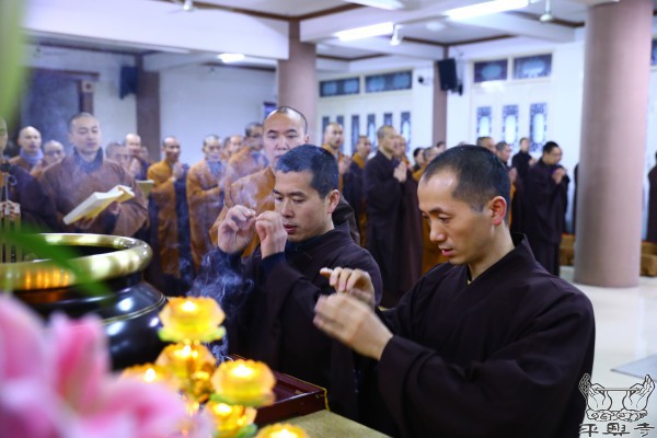 丁酉腊八,十一位净人剃度出家