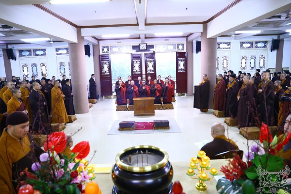 丁酉腊八,十一位净人剃度出家
